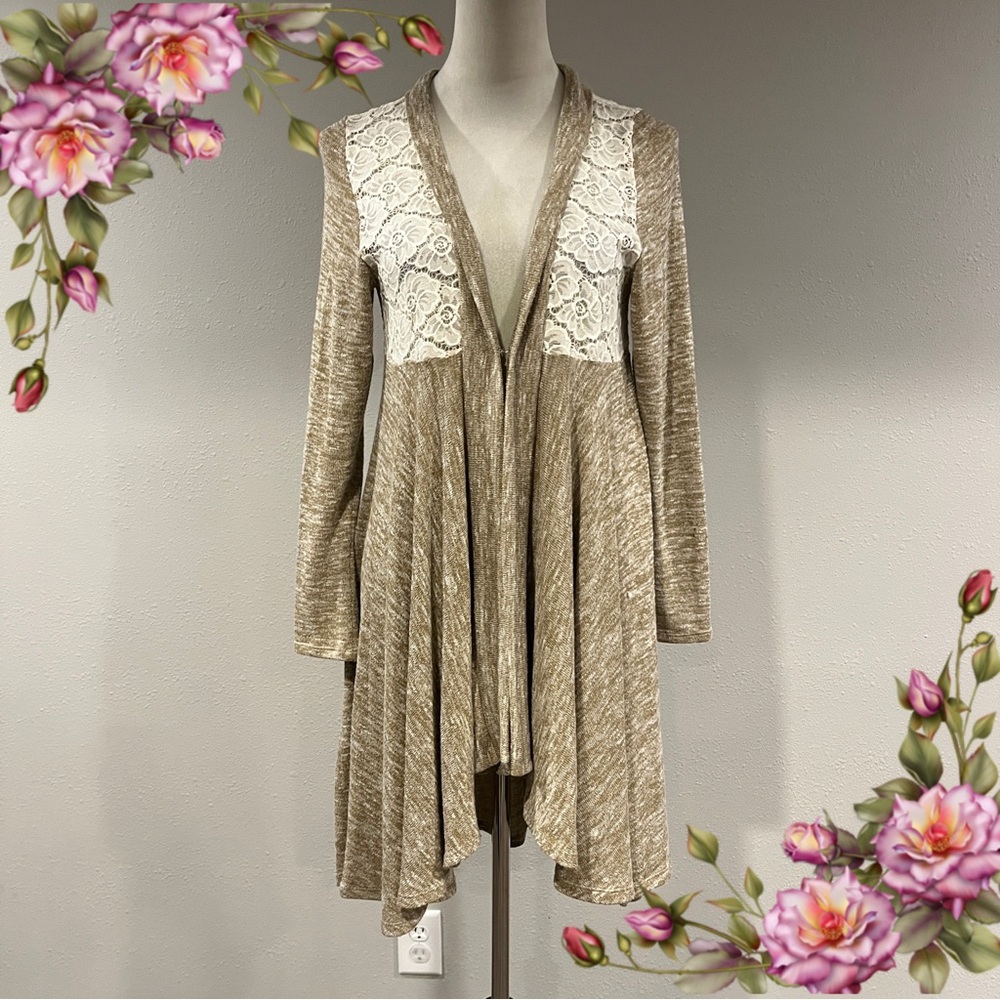 Kate Collection Knit open Cardigan‎ in Tan and Cream with floral lace details